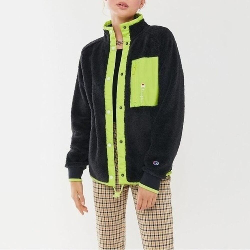Champion x Urban Outfitters UO Exclusive Sherpa Coach Jacket  Black Neon size S